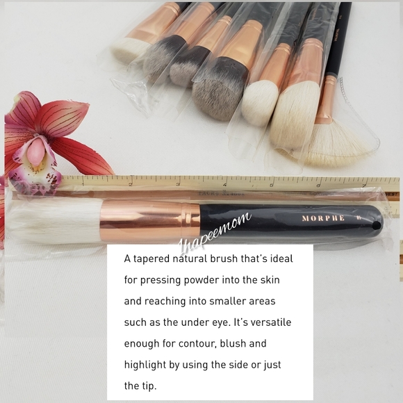 Morphe R1 Deluxe Pointed Powder Brush - Picture 3 of 8
